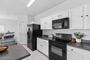 8189 W Groom Creek Rd, Phoenix, AZ 85043 - Photo 11