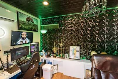 8822 W Deer Valley Road, Peoria, AZ 85382 - Photo 11