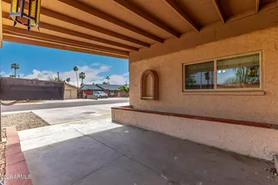 8756 E Bonnie Rose Avenue, Scottsdale, AZ 85250 - Photo 3