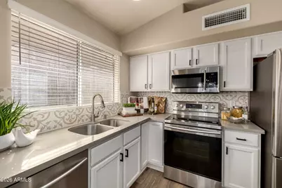 4414 E Desert Wind Drive, Phoenix, AZ 85044 - Photo 9