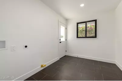 2825 E Campbell Avenue, Phoenix, AZ 85016 - Photo 15