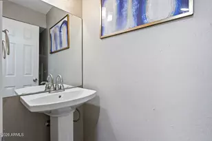 5834 S 42nd St, Phoenix, AZ 85040 - Photo 9
