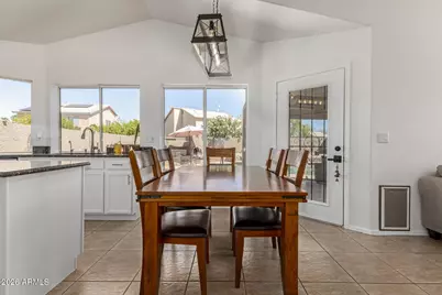 421 S Robins Way, Chandler, AZ 85225 - Photo 9