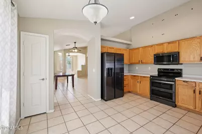 7990 W Solano Drive N, Glendale, AZ 85303 - Photo 9