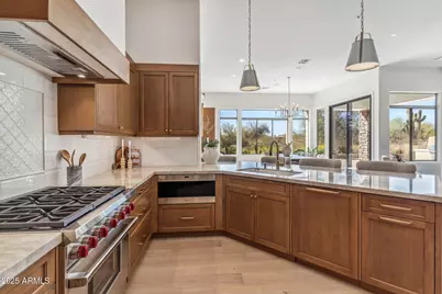 19910 N 84th Street, Scottsdale, AZ 85255 - Photo 3