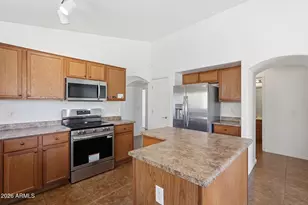 22174 W Desert Bloom St, Buckeye, AZ 85326 - Photo 9