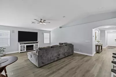 6092 S Bridal Vail Drive, Gilbert, AZ 85298 - Photo 7