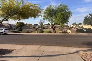 979 E Brentrup Dr, Tempe, AZ 85283 - Photo 33