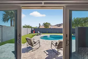 2249 E Mercer Ln, Phoenix, AZ 85028 - Photo 23