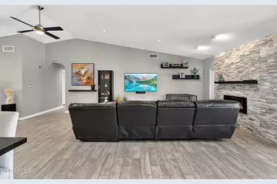 2249 E Mercer Lane, Phoenix, AZ 85028 - Photo 3