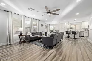 10617 W Daley Ln, Peoria, AZ 85383 - Photo 3