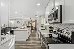 10617 W Daley Ln, Peoria, AZ 85383 - Photo 15