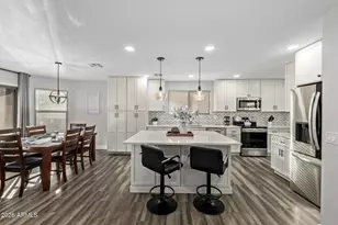 10617 W Daley Ln, Peoria, AZ 85383 - Photo 13