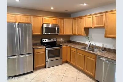 5525 E Thomas Road #A2, Phoenix, AZ 85018 - Photo 1