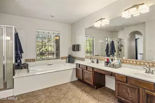 3980 E Robin Ln, Phoenix, AZ 85050 - Photo 11