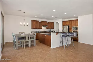 3980 E Robin Ln, Phoenix, AZ 85050 - Photo 7