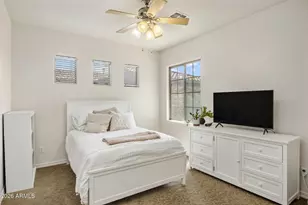 3980 E Robin Ln, Phoenix, AZ 85050 - Photo 11