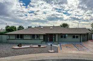 11093 W Frontier Dr, Sun City, AZ 85351 - Photo 19