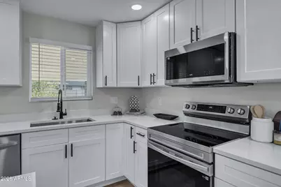 1033 W Rio Salado Parkway, Mesa, AZ 85201 - Photo 13