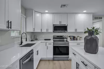 1033 W Rio Salado Parkway, Mesa, AZ 85201 - Photo 11