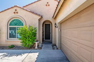 25975 W Wahalla Ln, Buckeye, AZ 85396 - Photo 5