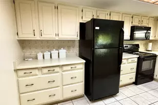 10330 W Thunderbird Blvd, Sun City, AZ 85351 - Photo 7