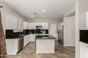 3751 W Desert Creek Ln, Phoenix, AZ 85086 - Photo 17