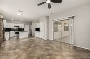 3751 W Desert Creek Ln, Phoenix, AZ 85086 - Photo 15