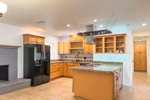 801 W Port Royale Ln, Phoenix, AZ 85023 - Photo 7