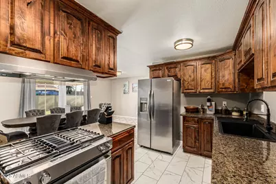 4243 W Tuckey Lane, Phoenix, AZ 85019 - Photo 9