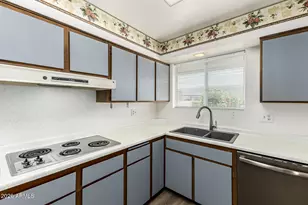 10803 W Camelot Cir, Sun City, AZ 85351 - Photo 19