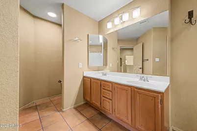 10247 N 12th Place #2, Phoenix, AZ 85020 - Photo 13