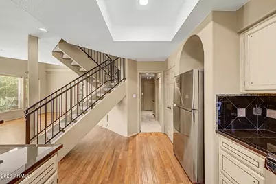 10247 N 12th Place #2, Phoenix, AZ 85020 - Photo 9