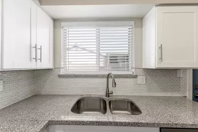 815 W Villa Maria Drive, Phoenix, AZ 85023 - Photo 17