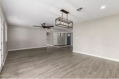 815 W Villa Maria Drive, Phoenix, AZ 85023 - Photo 11