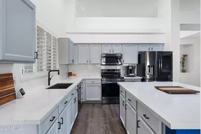 2502 E Glenhaven Drive, Phoenix, AZ 85048 - Photo 7