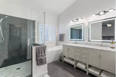 2502 E Glenhaven Drive, Phoenix, AZ 85048 - Photo 17