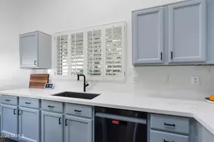 2502 E Glenhaven Dr, Phoenix, AZ 85048 - Photo 9