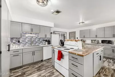 4915 W Morten Avenue, Glendale, AZ 85301 - Photo 5