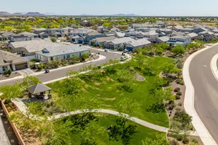 10240 W Lone Cactus Dr, Peoria, AZ 85382 - Photo 5