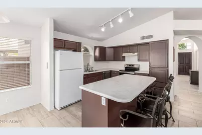 446 W Mendoza Circle, Mesa, AZ 85210 - Photo 9