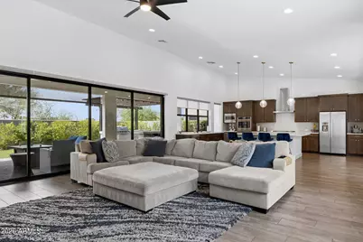 9708 S 7th Place, Phoenix, AZ 85042 - Photo 3