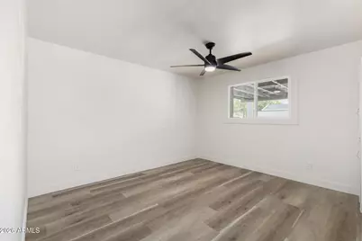7601 W Sheila Lane, Phoenix, AZ 85033 - Photo 17