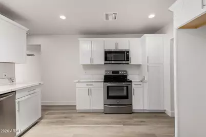 7601 W Sheila Lane, Phoenix, AZ 85033 - Photo 11