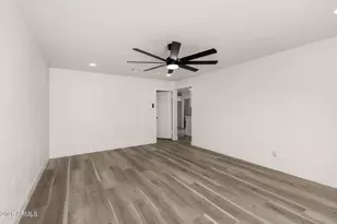 7601 W Sheila Ln, Phoenix, AZ 85033 - Photo 9