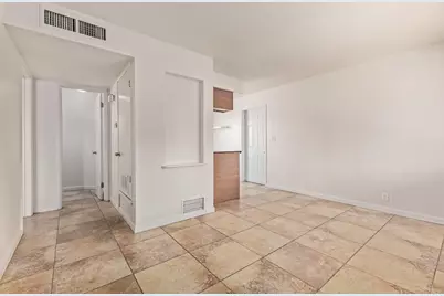 524 W Fairway Drive #Unit 6, Mesa, AZ 85201 - Photo 5