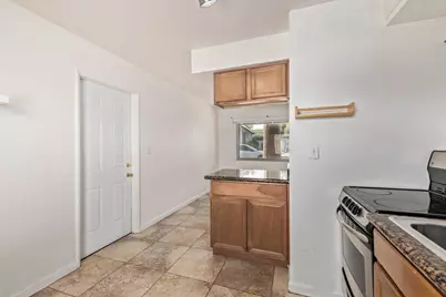 524 W Fairway Drive #Unit 6, Mesa, AZ 85201 - Photo 5