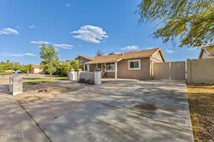 3629 E Winchcomb Dr, Phoenix, AZ 85032 - Photo 3