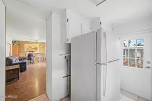 10401 N Cave Creek Rd, Phoenix, AZ 85020 - Photo 9