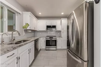 3139 W Donald Drive, Phoenix, AZ 85027 - Photo 7